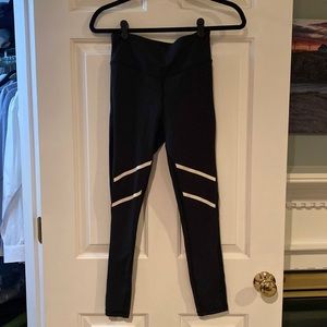 ZYIA Black Reflective Light n Tights 7/8 length Size 4